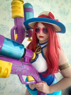 Pool Party Miss Fortune